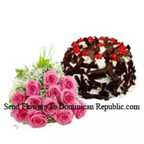 Bouquet de 12 roses roses accompagné d'un gâteau croustillant au chocolat de 1 kg